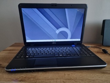 Laptop FUJITSU Lifebook AH512 komputer czarny