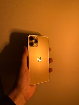 Sprzedam iPhone 11 pro gold 64gb