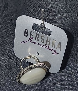 Bershka pierścionek srebrny perłowy regulowany 