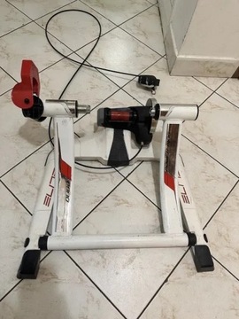 Trenażer rowerowy Elite Qubo Power Mag