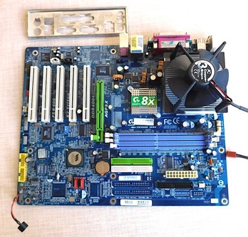 Gigabyte GA-7VT600 1394 Płyta główna + Procesor !