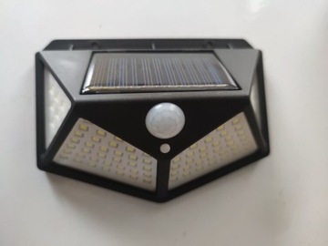 Lampa solarna z czujnikiem ruchu 
