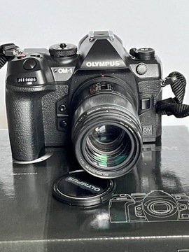 Olympus OM-1 body + Zuiko ED 60mm 1:2,8 940 zdjęć