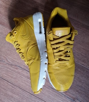 ORYGINALNE NIKE AIR nr. 37,5