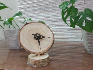 Drewniany zegar z korą 