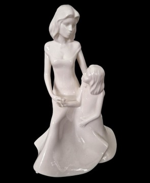 Figurka ROYAL Worcester "Mother's love"