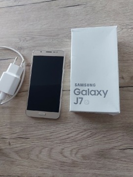 Samsung galaxy j7 złoty