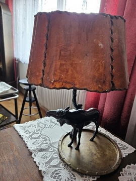 Mosiężna lampka z figurką łosia