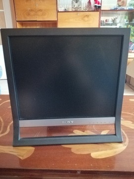 Uszkodzony monitor SONY SDM-HS75