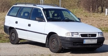 Opel Astra F kombi 1.4 + koła