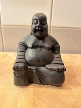 Budda drewniana figurka czarny budha