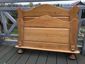 Drewniane sosnowe łóżko meble Bałtyk sypialnia pok