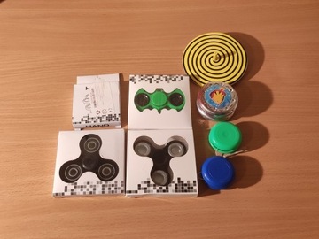 Różne zabawki, fidget sipnner, yo-yo i inne