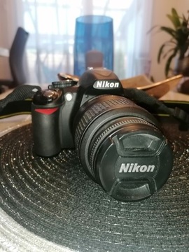 Nikon d3100 z obiektywem kit