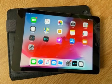 Apple iPad Mini A1432 / 64GB / Wi-Fi + MagBak +