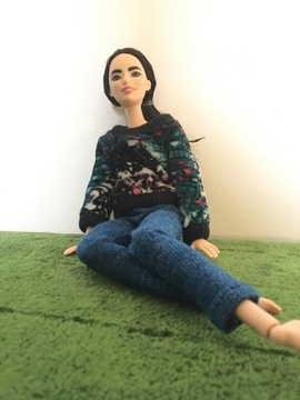 ubranie ubranko Barbie, bluza z jeansami