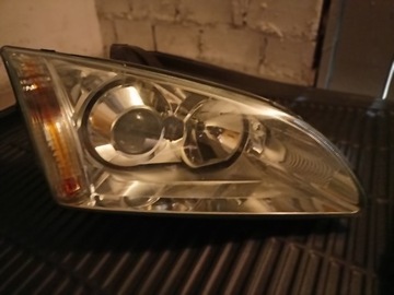 Lampy PRZEDNIE Bixenon do Forda Focusa MK2 