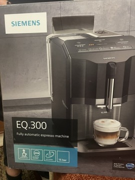 Automatyczny ekspres ciśnieniowy do kawy Siemens EQ 300