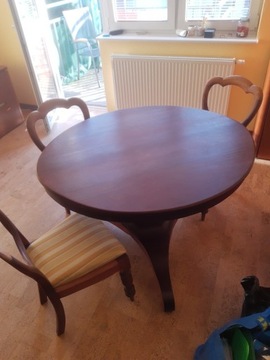 Stół mahoniowy i komplet krzeseł Biedermeier XIXw