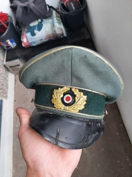Stara czapka oficerska wehrmachtu