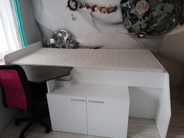 Łóżko z biurkiem 