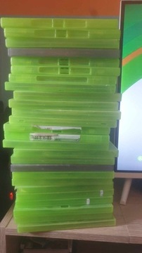 26 PUDEŁKA NA GRY XBOX 360 