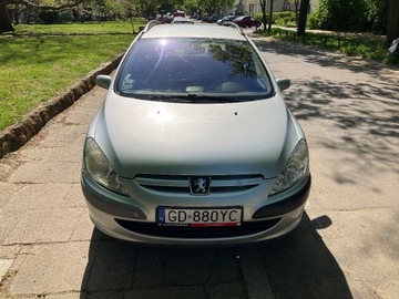 Peugeot 307 1,6 benzyna kombi srebrny rok 2004