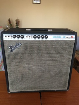 --FENDER BANTAM BASS -AMP --