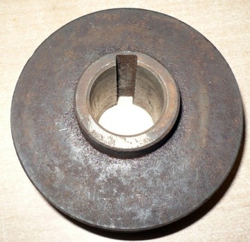 Koło pasowe stalowe Fi-2 x 9 cm/oś-28 mm/pas-13mm