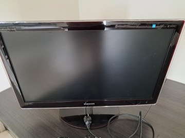 Samsung P2770HD 27" tuner , pilot 5ms FHD W-wa.