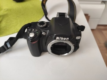 Nikon D60 z obiektywem 18-55 torba + statyw