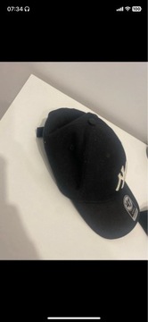Czarna czapka z daszkiem 47brand