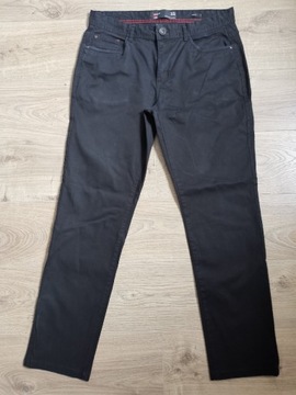 Spodnie męskie materiałowe Casual Divers Czarne slim używane 33 L 