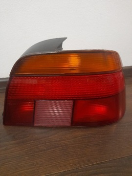 BMW E39 sedan lampa tylna prawa 2000r HELLA