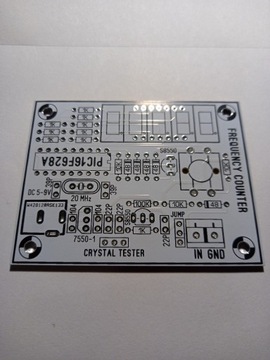 Płytka PCB testera oscylatorów i miernik częstot. 