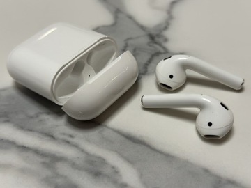 Apple Air Pods 2019 / b.dobry stan 