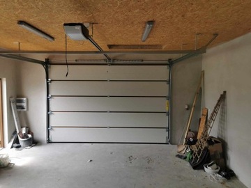 Brama garażowa segmentowa Wiśniowski z automatem