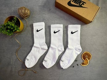 Skarpety Nike DriFit długie białe