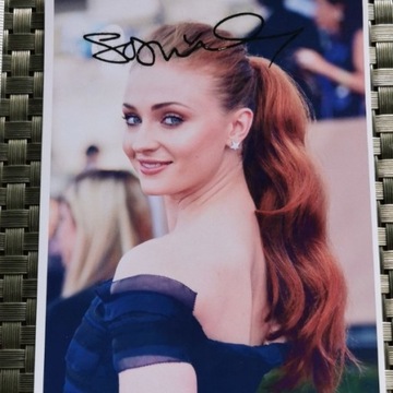 Sophie Turner - zdjęcie z autografem