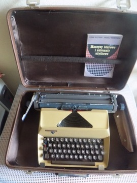 Maszyna do pisania Łucznik 1303 