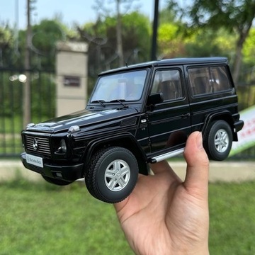 MERCEDES BENZ G500 1998r. skala 1:18!SUPERPREZENT!