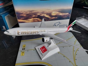 Boeing 777 - 300 ER EMIRATES 1:200 HERPA/SKYMARKS