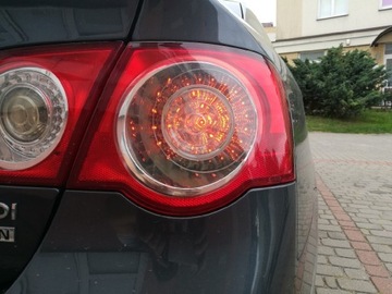 Lampa tył tylna prawa  vw passat b6 sedan Oryginał