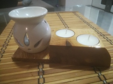 Świecznik drewniany na dwie świeczki i kominek.