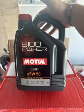 Olej silnikowy Motul 8100 Power 5 l 5W-50 2023