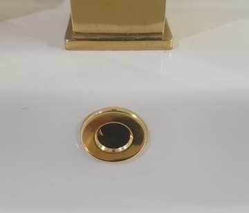 Rozeta otworu przelewu umywalka złota