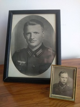 Dwa portrety w oprawie. Żołnierze Wehrmachtu