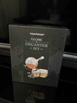 Globe Decanter set