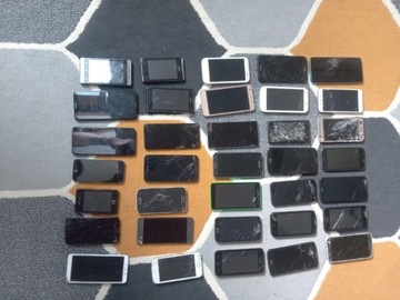 Duży zestaw telefonów 