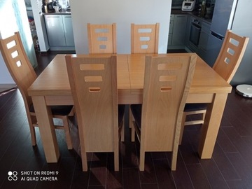 duży stół rozkładany z grubym blatem - 8 krzeseł